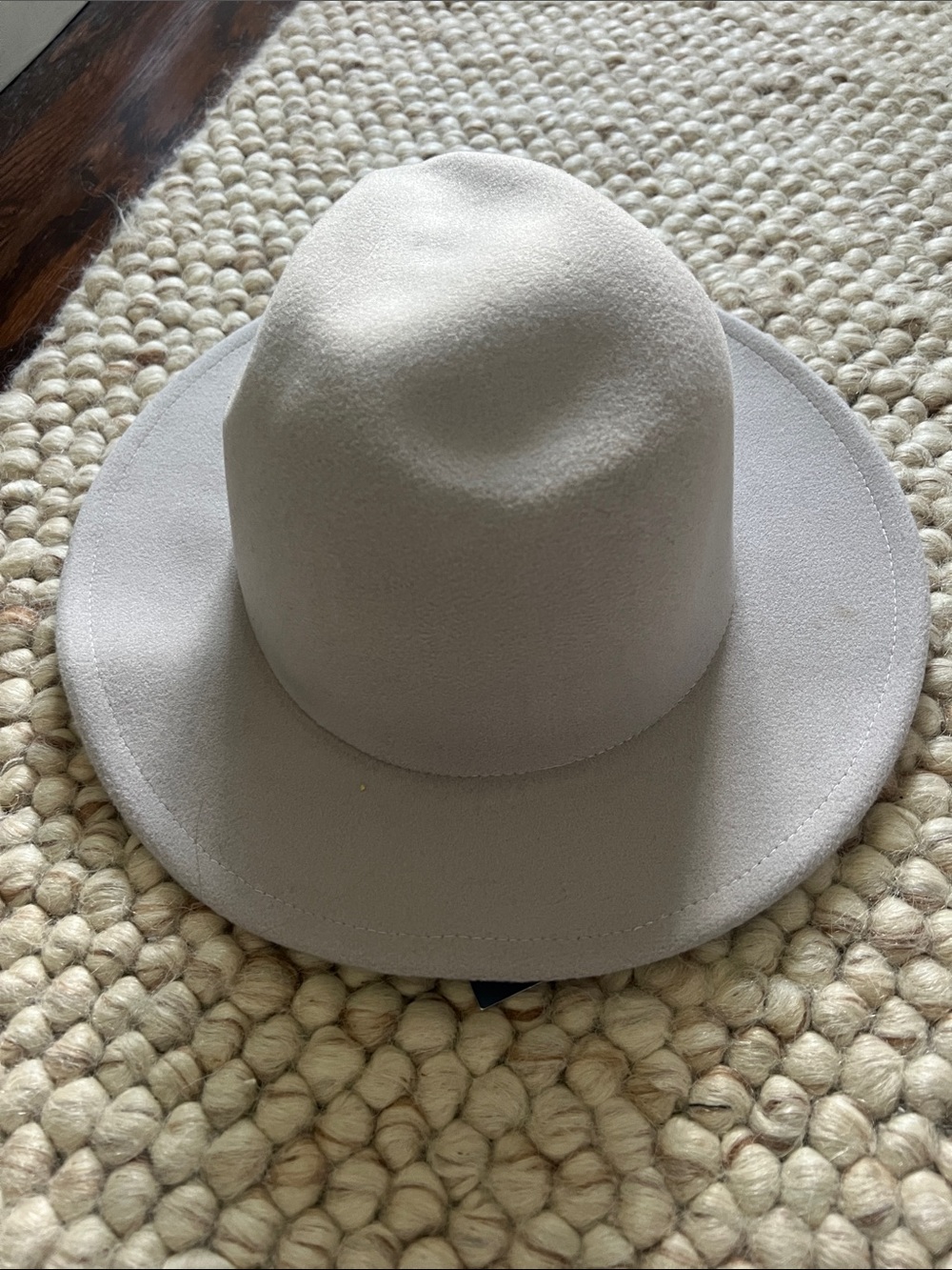 Classic Women’s Wide-Brim Felt Hat in Light Gray